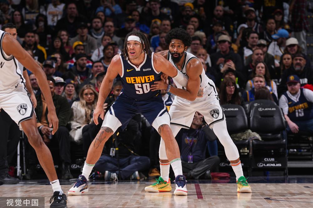 室中为年轻 室中为年轻