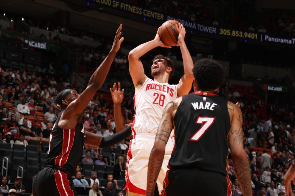 约基奇缺阵 雄鹿告负